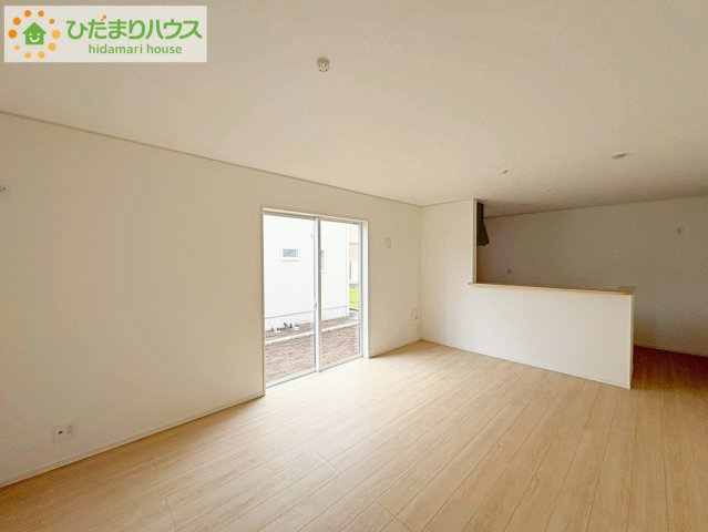 ひたちなか市平磯遠原町第2　新築戸建　2号棟の居間・リビング|家族団らんの時間も増えそうなくつろぎのＬＤＫ☆