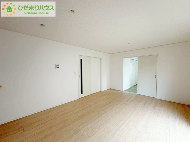 ひたちなか市平磯遠原町第2　新築戸建　2号棟の居間・リビング|お子様が元気に遊べる広々としたリビングです。