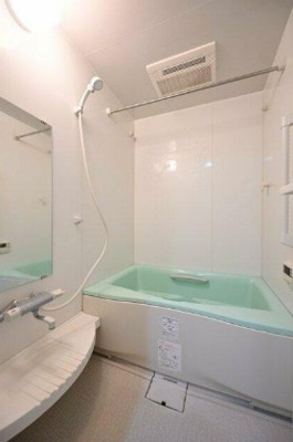 【浴室】 | AzaleaHouse練馬 | 追い焚き機能、浴室乾燥機付きバス。