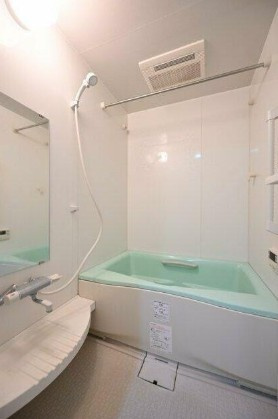 【浴室】 | AzaleaHouse練馬 | 追い焚き機能、浴室乾燥機付きバス。
