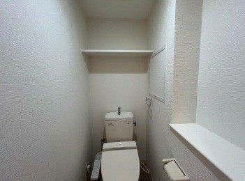 【トイレ】 | AzaleaHouse練馬 | 温水洗浄便座。