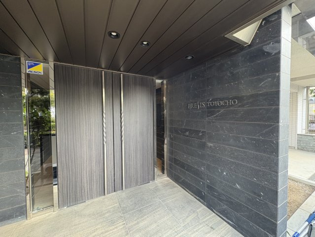 プレシス東陽町のエントランス