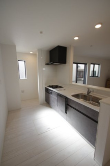 【内観：施工例】 | 【仲介手数料無料！！】稲城市押立　新築戸建て（全13棟）8号棟　5380万円 | キッチン