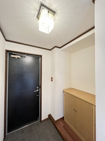 オーキッド王寺の玄関|内玄関　下駄箱あります