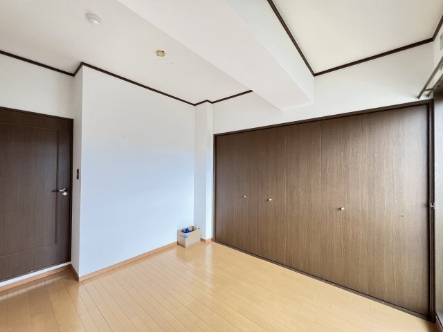 オーキッド王寺の寝室|寝室にピッタリな洋室5.8帖