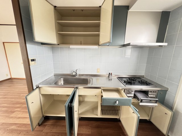 オーキッド王寺のキッチン|収納たっぷりなキッチン