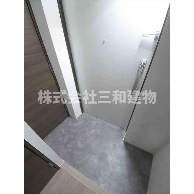 プライムガーデン若木の玄関