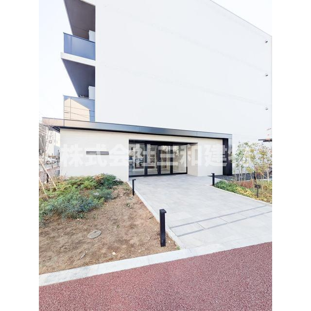 プライムガーデン若木のエントランス