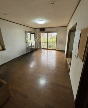 【中古】比企郡鳩山町松ヶ丘２丁目中古住宅の居間・リビング|ゆったり過ごせる居間です