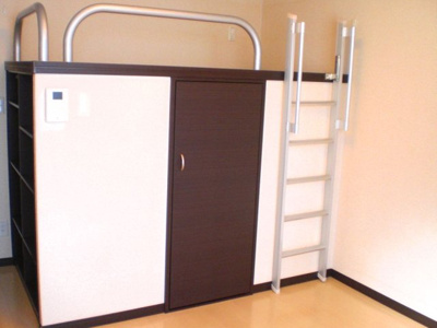 【内装】 | レオネクスト蓮 | 大容量の収納ベット付きなので荷物の多い女性にもオススメです。