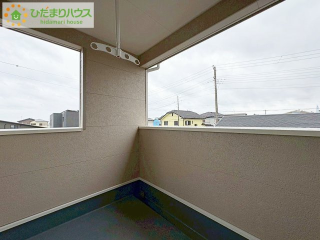 ひたちなか市平磯遠原町第2　新築戸建　3号棟のバルコニー|広々としたバルコニーは、大量の洗濯物を干しても余裕！お布団だって、家族全員分をいっきに干せますね(^O^)