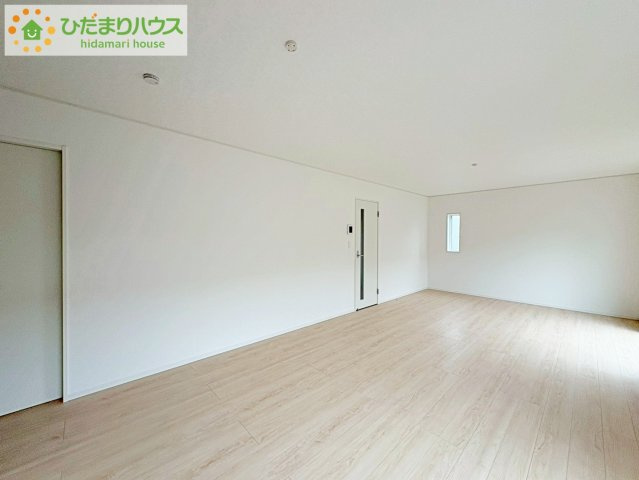 ひたちなか市平磯遠原町第2　新築戸建　3号棟の居間・リビング|お子様が元気に遊べる広々としたリビングです。