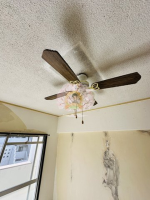 【設備】 | ネイヴィーフィールド井土ヶ谷 | クリーニング中でクロスなどはがしております。