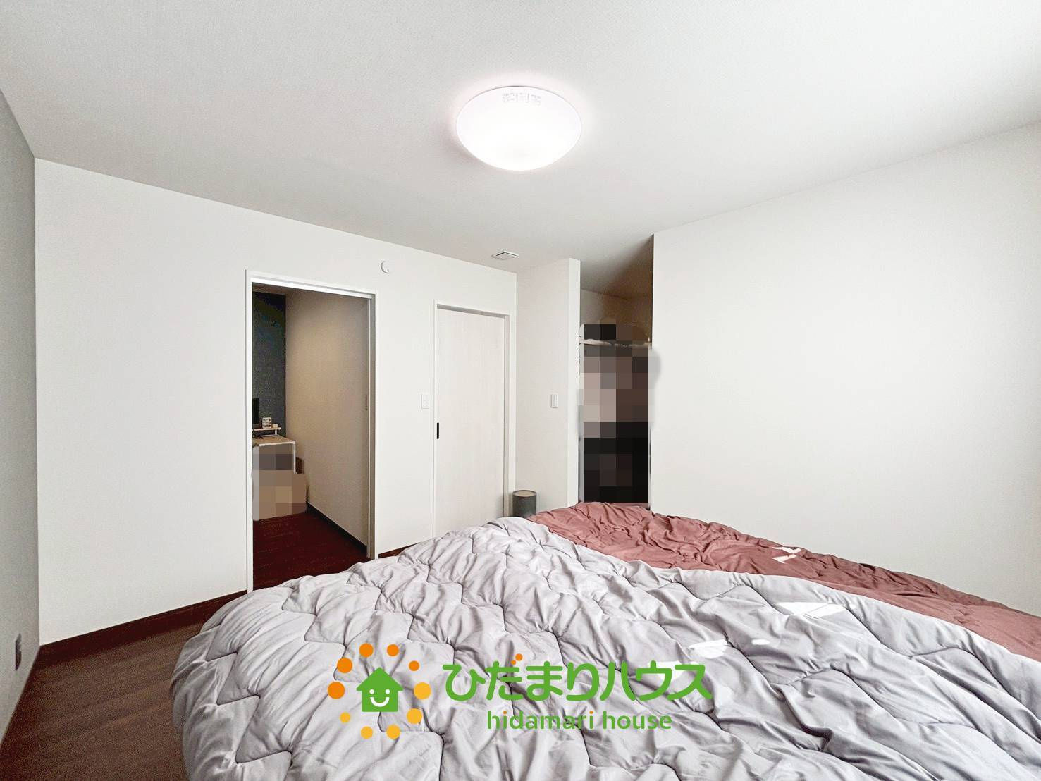 久喜市伊坂中央2丁目　中古一戸建ての収納|夫婦の洋服をたっぷり収納できるWIC付きです。