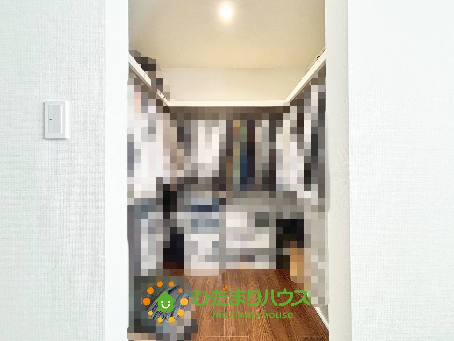 久喜市伊坂中央2丁目　中古一戸建ての収納|衣替えも楽々な収納力で、上段にはバッグや帽子も収納出来ます。