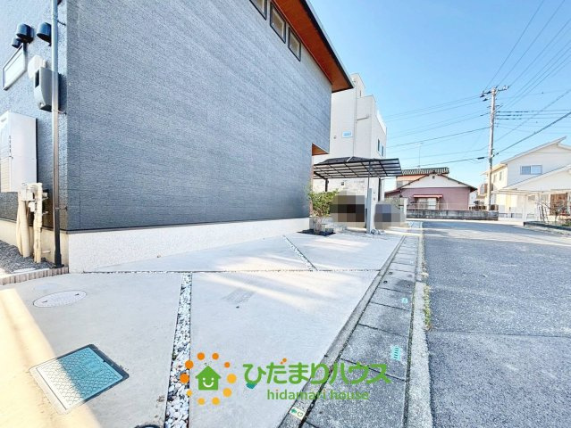 久喜市伊坂中央2丁目　中古一戸建ての駐車場|こちらにも駐車可能！自転車も置ける広々とした駐車場！