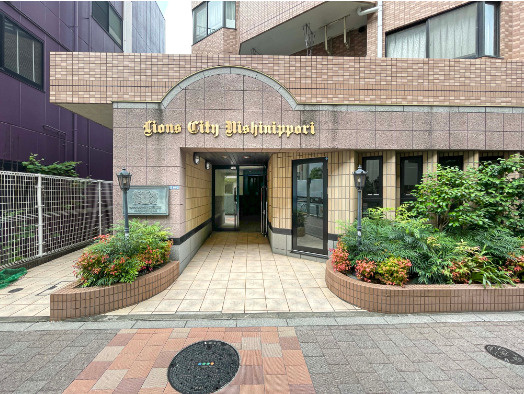 ライオンズシティ西日暮里のエントランス