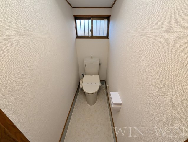 岩屋町貸家 Bのトイレ