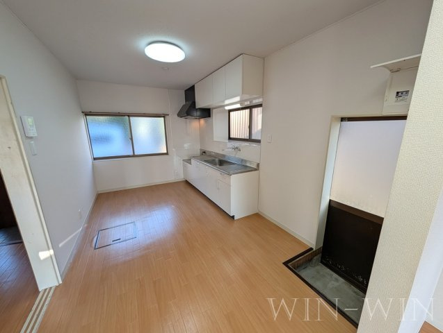 岩屋町貸家 Bのキッチン