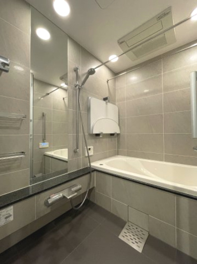 ローレルコート京都御所東の浴室|床暖房、ミストサウナ付きです