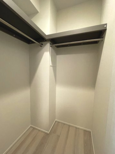 ローレルコート京都御所東の収納|洋室6.5帖　ウォークインクローゼット