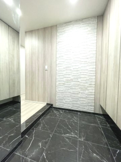 ローレルコート京都御所東の玄関|全身鏡付です