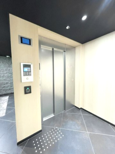 ローレルコート京都御所東のその他共用部分|エレベーター　防犯カメラ付きです