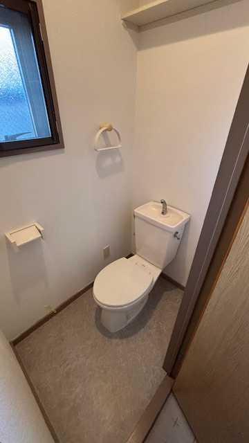太陽ハイツ（弊社管理物件）のトイレ|落ち着いたトイレです