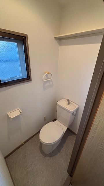 太陽ハイツ（弊社管理物件）のトイレ|落ち着いたトイレです