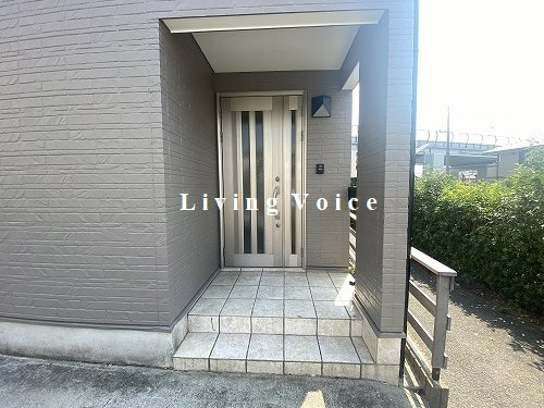 【仲介手数料０円】茅ヶ崎市西久保　中古一戸建てのエントランス|茅ヶ崎市西久保　中古一戸建て