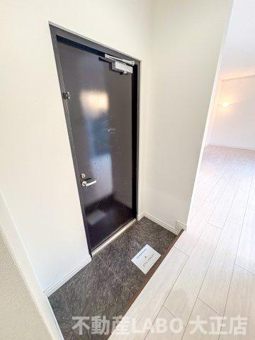 クレアジオーネ中之島西の玄関