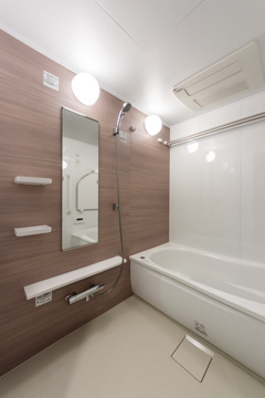 【浴室】 | パークホームズ杉並上荻 | 追い焚き機能、浴室乾燥機付きバス。