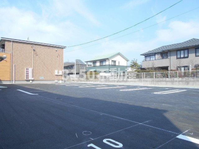 レジデンス江添Ⅱの駐車場