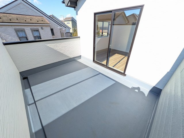 八王子市　打越町　新築一戸建て　４期のバルコニー|～南向きで陽当たり良好、開放感のあるバルコニー～