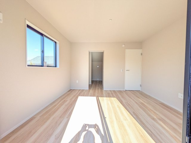 八王子市　打越町　新築一戸建て　４期の収納|～ウォークインクローゼット　奥にはフリースペースもございます～