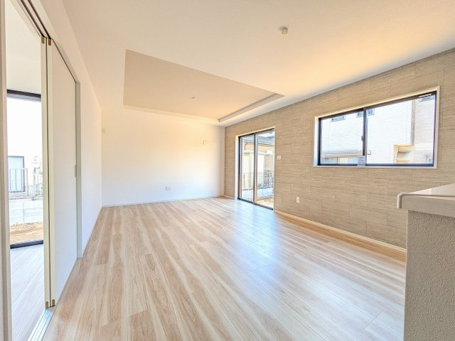 八王子市　打越町　新築一戸建て　４期の居間・リビング|～17.0帖の明るいLDKで、家族団欒の時間をお過ごしいただけます～