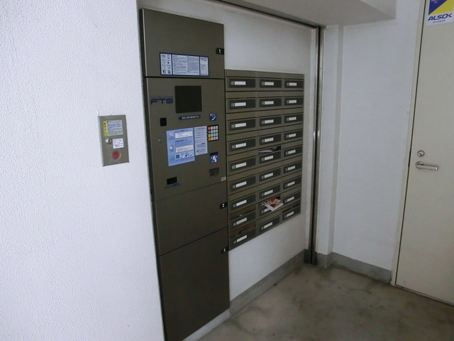 リーフコンフォート新小岩のその他共用部分|宅配ＢＯＸついてます！