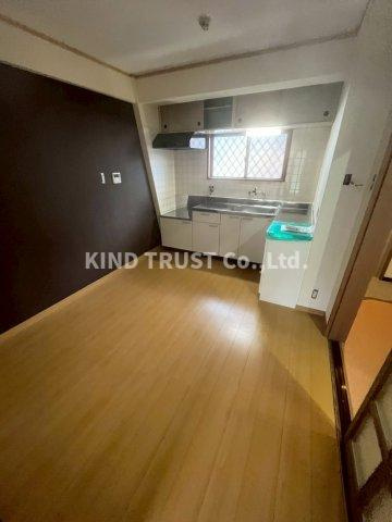 メゾン阪下の居間・リビング|ゆったり過ごせるリビングです