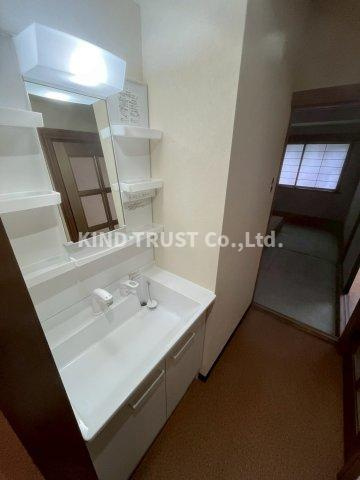 メゾン阪下の洗面所|コンパクトで使いやすい洗面所