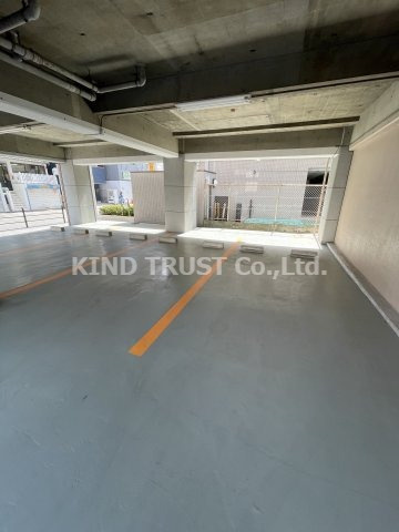 メゾン阪下の駐車場|車をお持ちの方に嬉しい駐車場付きの物件です