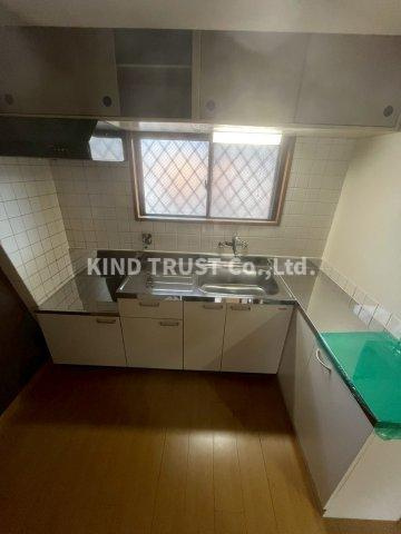 メゾン阪下のキッチン|コンパクトなキッチンで掃除もラクラク