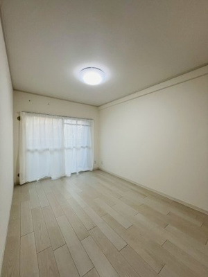 【洋室】 | エメラルドマンション鶴見緑地 | 洋室（約6.0帖）