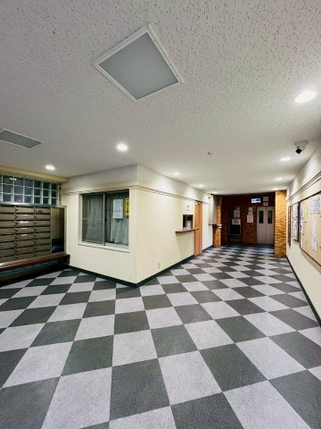 エメラルドマンション鶴見緑地のエントランス