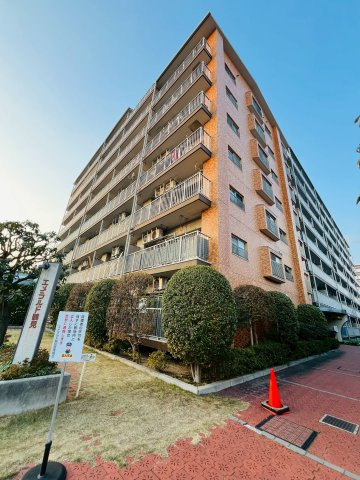 エメラルドマンション鶴見緑地の外観