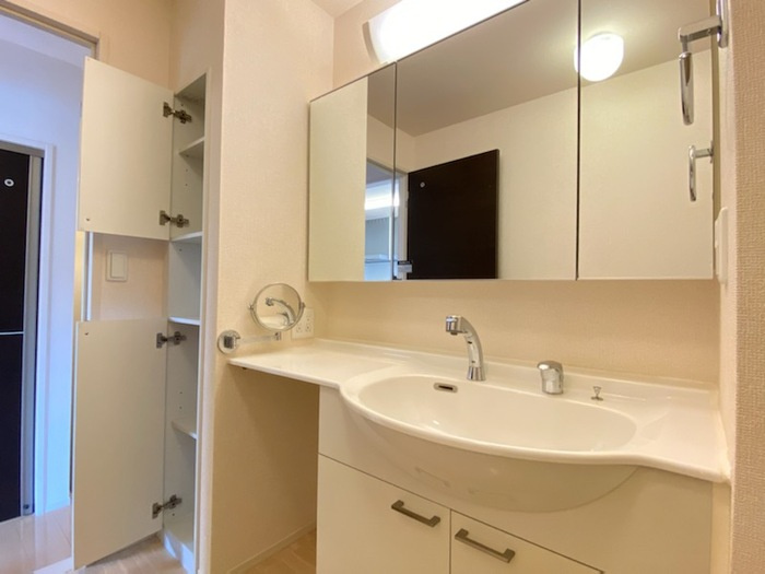 ハウオリ オハナ サコの独立洗面台|洗髪洗面化粧台