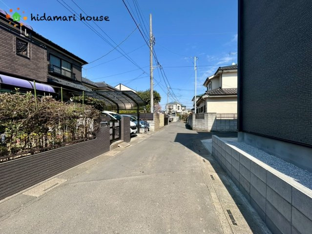 上尾市向山11期　新築戸建　グラファーレ02の前面道路含む現地写真