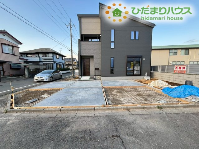 深谷市岡里　第2　新築一戸建て　リーブルガーデン　01の駐車場