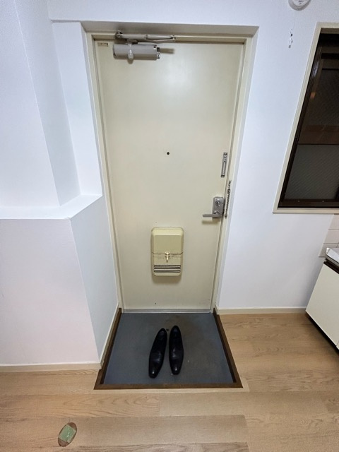 武蔵野市吉祥寺北町１丁目の賃貸マンションの玄関