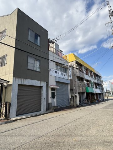 堺市堺区櫛屋町東4丁　中古戸建の前面道路含む現地写真