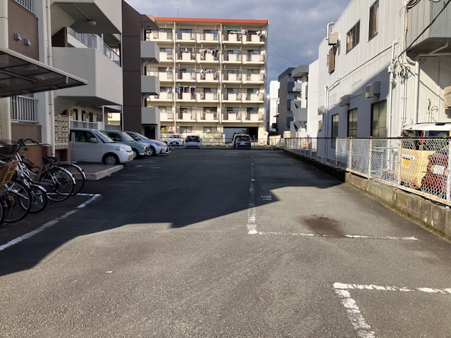 永代マンションの駐車場